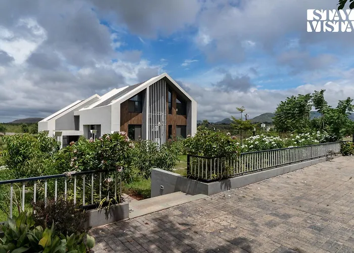 Stayvista At The Rainfield Villa With Gazebo & Lawn Nashik